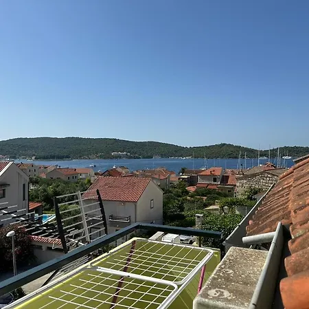 Apartament Bilic Vis