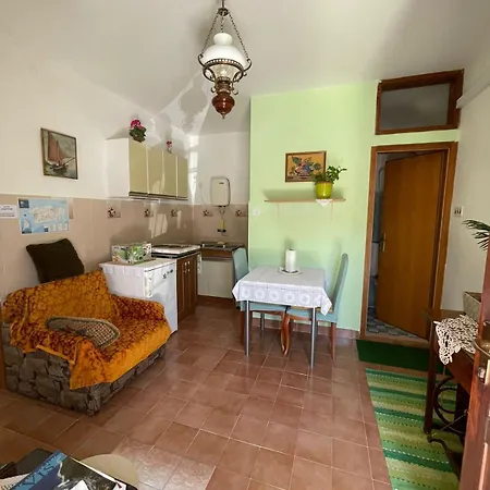 Apartment Bilic Vis