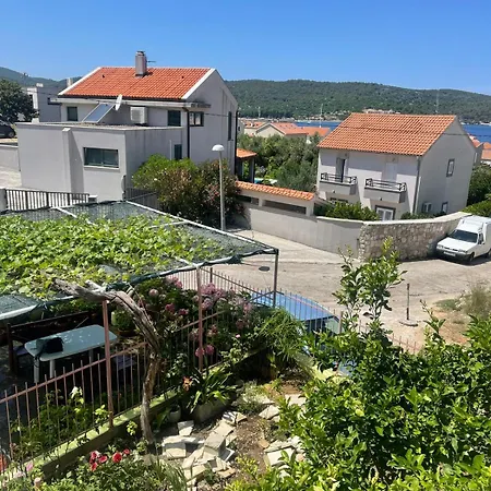 Bilic Apartment Vis